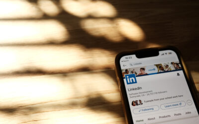 What Is One Advantage Of Advertising On Linkedin